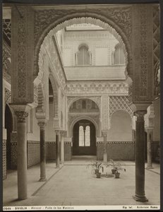 Alcazar, cortile delle bambole da James Anderson