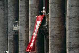 Papa Giovanni Paolo II pronuncia il suo messaggio pasquale in 56 lingue dalla loggia centrale da James L Stanfield