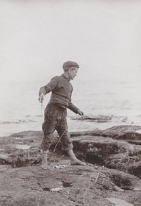 Un ragazzo pescatore, c.1890 da James Patrick