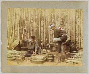 Fabbricazione di barili, Giappone da Japanese Photographer