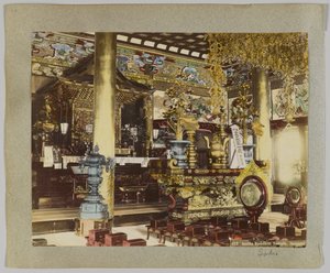 Dentro un tempio buddista, Ikegami, Tokyo, Giappone