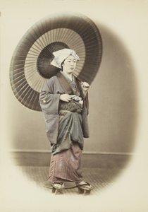 Donna giapponese con ombrello da Japanese Photographer
