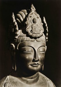 Yumechigai Kannon dal primo periodo Nara, Horyuji, Nara, Giappone, 1950 da Japanese Photographer