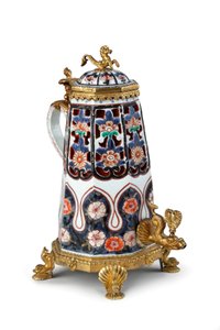 Una rara caffettiera Imari elegantemente montata e coperchio