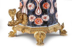 Una rara caffettiera Imari elegantemente montata con coperchio