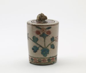 Bruciatore di incenso cilindrico con coniglio sul coperchio, periodo Edo o era Meiji da Japanese School