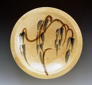 Piatto in gres smaltato usato dai venditori di nishin-zara (aringhe in umido) decorato con salice
