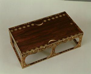 Poggiapiedi, con intarsi in avorio, Nara da Japanese School