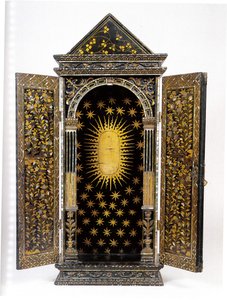 Santuario portatile cristiano Namban, progettato per contenere una statuetta religiosa, periodo Momoyama da Japanese School