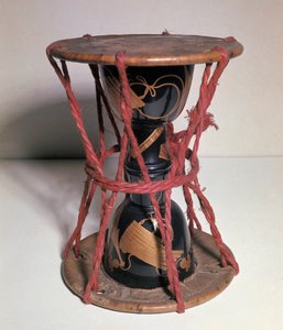 Otsuzumi: tamburo giapponese a clessidra da Japanese School