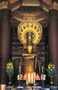 Statua di Buddha nel Tempio Shitennojiji, Kansai, Osaka, Giappone, VI secolo da Japanese School