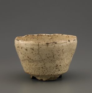 Ciotola da tè con piede intagliato, prefettura di Yamaguchi, periodo Edo da Japanese School