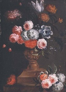 Tulipani, Calendule, Viburno, Nontiscordardimé, Rose e altri Fiori in un