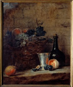 Cesto di uva bianca e nera, coppa d