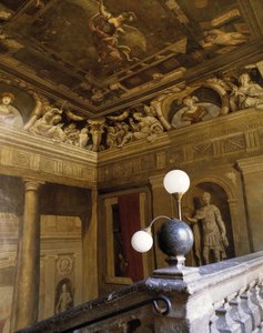 Architettura barocca: scala dipinta in trompe l