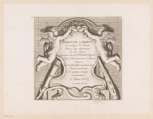 Frontespizio con due putti e gli attributi di Ercole