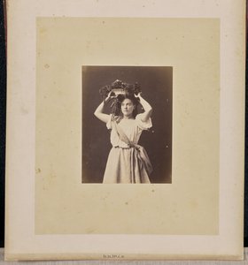 [Ritratto di donna con corona di fiori]. da Jean Pierre Bertrand Eugène Pégot Ogier
