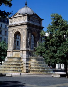 Architettura: vista della fontana degli Innocenti. Progettata dagli architetti Jean Goujon, Augustin Pajou e Pierre Lescot. 1546-1549. Place Joachim du Bellay, Parigi da Jean and Lescot Pierre Goujon