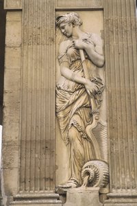 Francia, Parigi, Les Halles, Fontaine des Innocents, scultura in pietra, statua di donna da Jean and Lescot Pierre Goujon