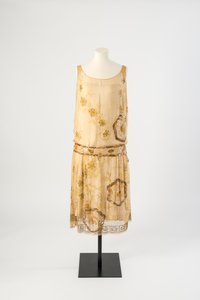 Abito da sera in chiffon di seta giallo limone ricamato con perline, 1927