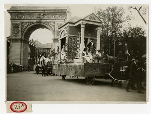 Parata storica Carro della casa coloniale n. 27 da Jessie Tarbox Beals