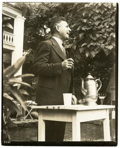 John W. Mitchell famoso banditore, Asta di Campagna a Greenwich, Conn o Weston, Conn da Jessie Tarbox Beals