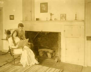 Malcolm Stewart Boylan e sua madre. È uno dei 9 importanti scrittori di titoli di Hollywood