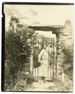 Signora Ernest Thompson Seton di Greenwich Conn, Presidente Nazionale della Lega delle Donne Penne Americane in partenza il 18 giugno con la Spedizione sul Campo per esplorare le zone superiori dell
