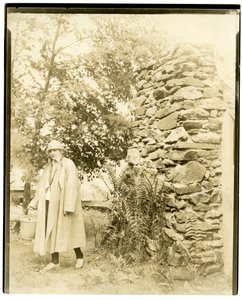 Signora Jane Deeter Rippin, Direttrice delle Girl Scouts al Camp Andrea, Briarcliff, NY da Jessie Tarbox Beals