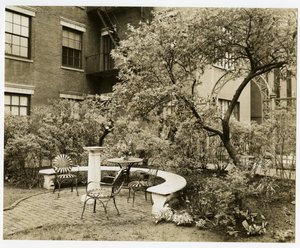 Club delle donne ingegnere Washington Square North?, Greenwich Village, New York, USA, c.1939-40 da Jessie Tarbox Beals