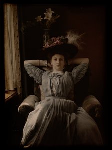 Donna su una sedia da Johannes Hendrikus Antonius Maria Lutz