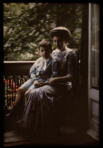 Donna con bambino in grembo da Johannes Hendrikus Antonius Maria Lutz
