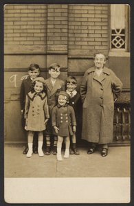 [Gruppo di bambini] da John Frank Keith