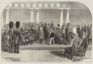 Sua Maestà ispeziona le Guardie Ferite nella Grande Sala di Buckingham Palace da John Gilbert