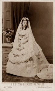 Principessa Alessandra di Danimarca nel suo abito da sposa per il matrimonio con il Principe di Galles, il futuro Re Edoardo VII