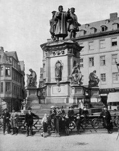 Monumento in memoria di Gutenberg (v.1397-1468) inventore tedesco della stampa, Francoforte