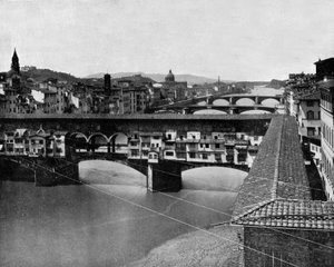 Il Ponte Vecchio a Firenze, Italia, vecchio ponte sul fiume Arno