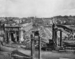 Il foro a Roma con rovine di antichi monumenti: arco di Settimio Severo (sinistra), colonne del tempio di Saturno (destra) e colonne del tempio di Vespasiano (centro, primo piano) da John Lawson Stoddard
