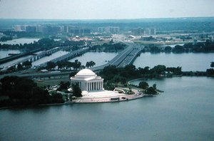 Memoriale di Jefferson, costruito 1938-43 da John Russell Pope