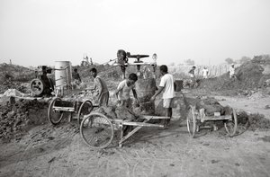Fabbriche di mattoni a Kolkata, India, 2016 (foto) da Jon Nicholson