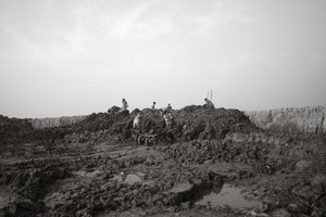 Fabbriche di mattoni a Kolkata, India, 2016 (foto) da Jon Nicholson