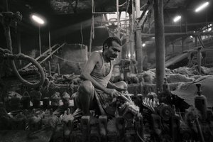 Fabbrica di iuta, Kolkata, India, 2017 (foto) da Jon Nicholson
