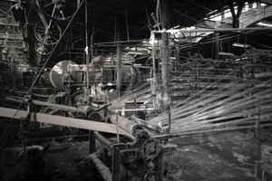 Fabbrica di iuta, Kolkata, India, 2017 (foto) da Jon Nicholson