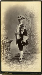 Peter Marie, Ballo in maschera