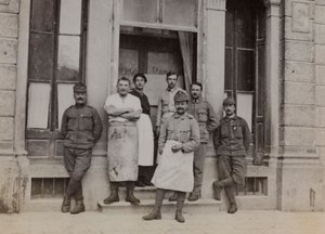 Album "Meine weltkriegs - Erinnerungen South-West Front (Carinzia, Italia, Trentino-Alto Adige) 31/03/1915-12/11/1918 - Josef Zohles Wien": ritratto di gruppo davanti a da Josef Zohles