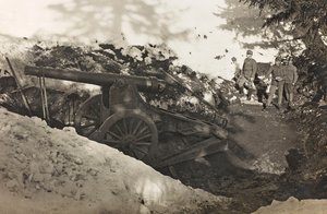 Album "Meine weltkriegs - Erinnerungen South-West Front (Carinzia, Italia, Trentino-Alto Adige) 31/03/1915-12/11/1918 - Josef Zohles Wien": soldati con cannone a Prato da Josef Zohles