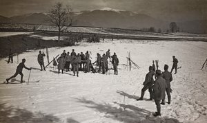 Album "Meine weltkriegs - Erinnerungen South-West Front (Carinzia, Italia, Trentino-Alto Adige) 31/03/1915-12/11/1918 - Josef Zohles Wien": soldati sugli sci da Josef Zohles