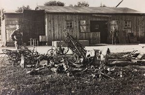 Album "Meine weltkriegs - Erinnerungen South-West Front (Carinzia, Italia, Trentino-Alto Adige) 31/03/1915-12/11/1918 - Josef Zohles Wien": resti di un aereo italiano da Josef Zohles