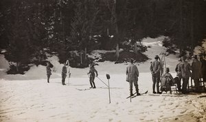 Album "Meine weltkriegs - Erinnerungen South-West Front (Carinzia, Italia, Trentino-Alto Adige) 31/03/1915-12/11/1918 - Josef Zohles Wien": soldati sugli sci da Josef Zohles