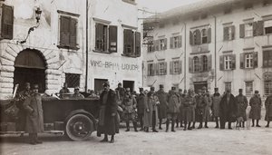 Album "Meine weltkriegs - Erinnerungen Front Sud-Ovest (Carinzia, Italia, Trentino-Alto Adige) 31/03/1915-12/11/1918 - Josef Zohles Wien": soldati a Tolmezzo da Josef Zohles